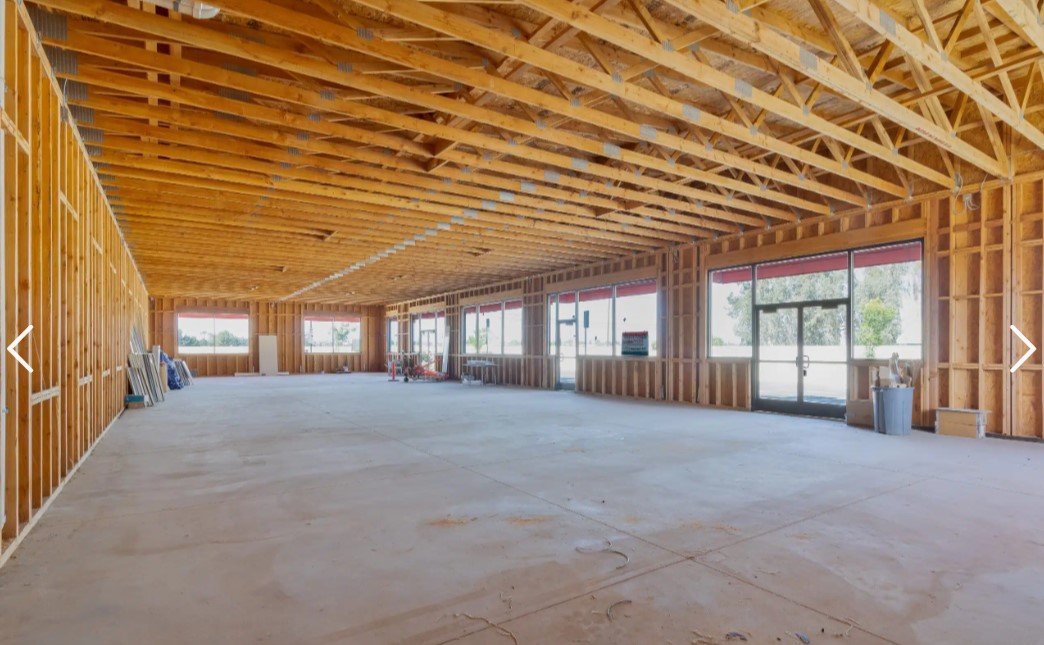 Convenien Retail Strip Center